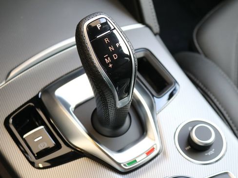 New 2025 Alfa Romeo Stelvio Sprint image 43