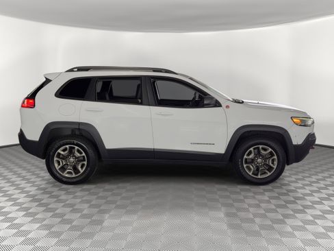 Used 2019 Jeep Cherokee Trailhawk image 8