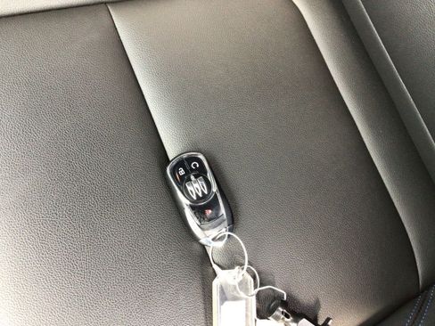Used 2025 Buick Envista Sport Touring FWD image 21