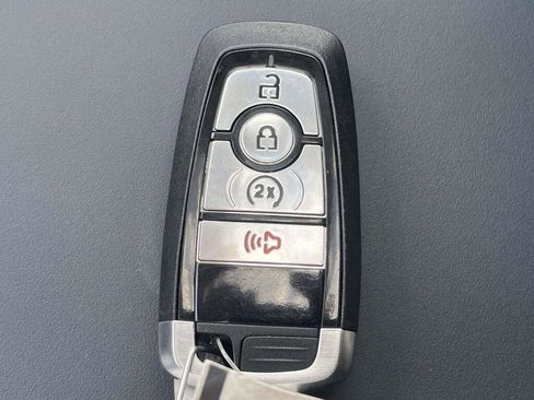 New 2026 Ford Maverick XLT w/ XLT Luxury Package FWD image 4
