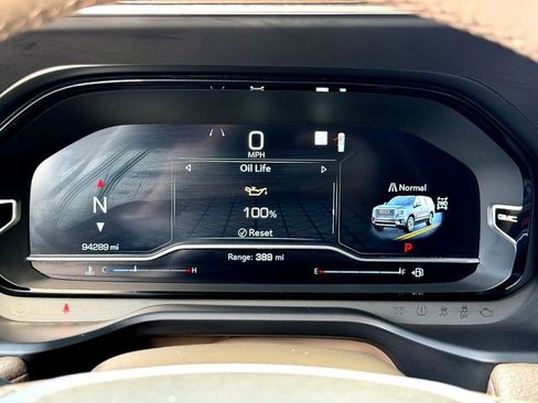 Used 2023 GMC Yukon XL Denali image 15