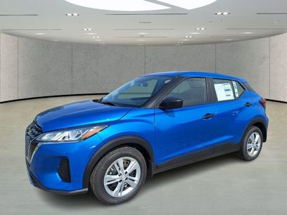 New 2025 Nissan Kicks Play S