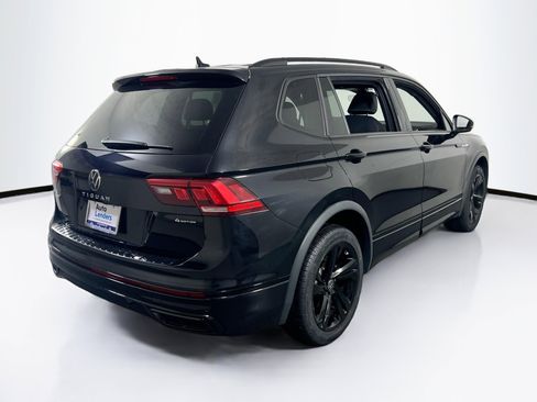 Used 2023 Volkswagen Tiguan SE R-Line image 5