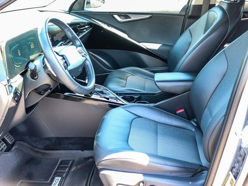 Used 2023 Kia Niro EX Touring FWD image 22