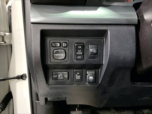 Used 2017 Toyota Tundra Platinum image 34