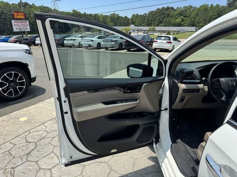 Used 2023 Honda Odyssey Elite image 6