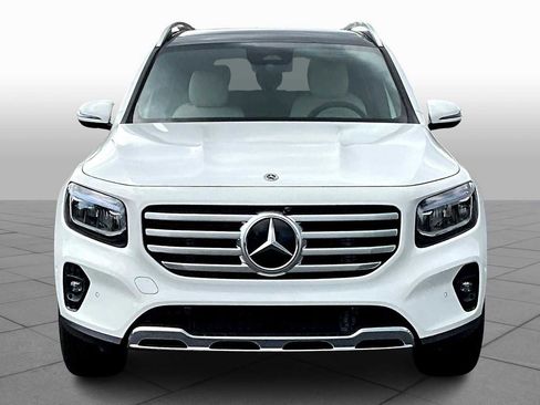 Used 2025 Mercedes-Benz GLB 250 image 3