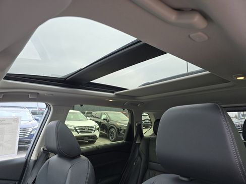 New 2026 Nissan Rogue Platinum image 4