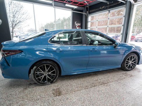 Used 2024 Toyota Camry SE image 4