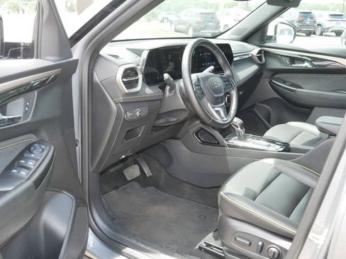 Used 2024 Chevrolet TrailBlazer ACTIV AWD/4WD image 12