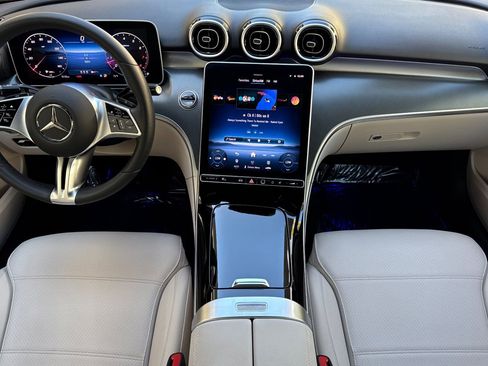 Certified 2025 Mercedes-Benz C 300 4MATIC Sedan image 5