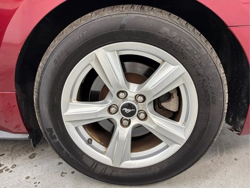 Used 2015 Ford Mustang Convertible RWD image 28