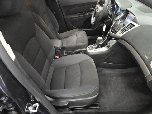Used 2016 Chevrolet Cruze LT w/ RS Package FWD image 27