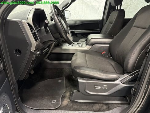 Used 2018 Ford Expedition XLT image 23