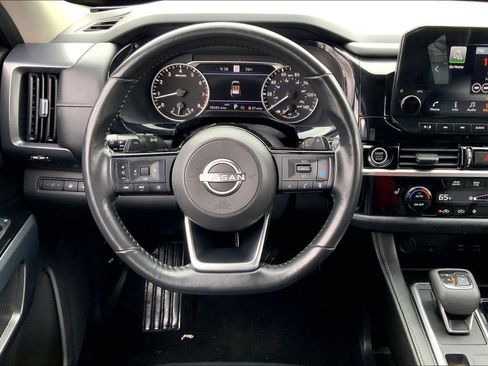 Used 2023 Nissan Pathfinder SL image 8