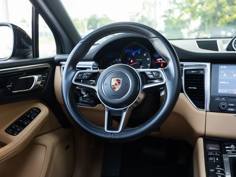 Used 2018 Porsche Macan Sport Edition image 32