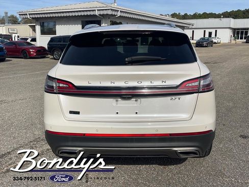 Used 2019 Lincoln Nautilus Reserve image 13