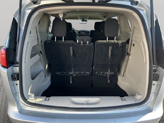 Used 2023 Chrysler Voyager LX FWD image 26