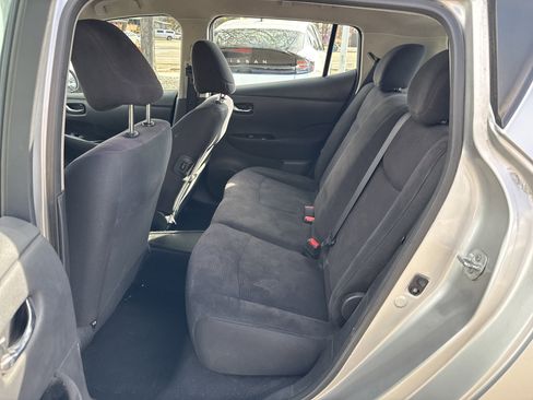 Used 2015 Nissan Leaf SV image 10