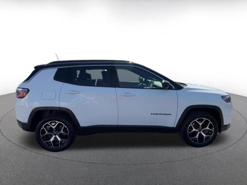 Used 2025 Jeep Compass Limited AWD/4WD image 16