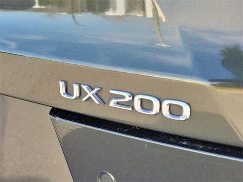 Used 2019 Lexus UX 200 w/ Premium Package image 5