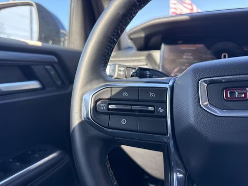 Used 2025 GMC Acadia Elevation image 15