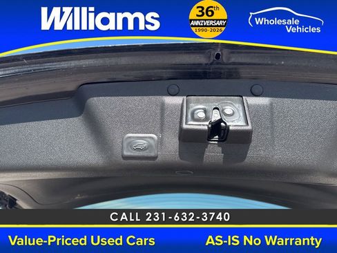 Used 2016 GMC Acadia SLT w/ Open Road Package image 46