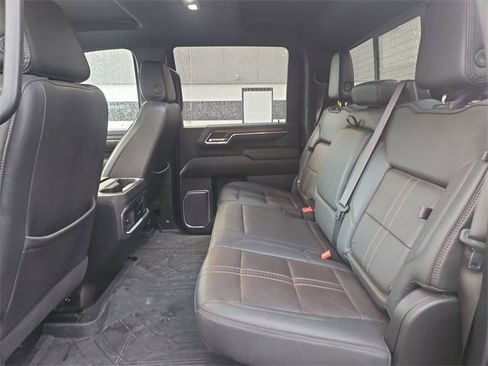 Used 2024 Chevrolet Silverado 2500 High Country w/ Technology Package image 10