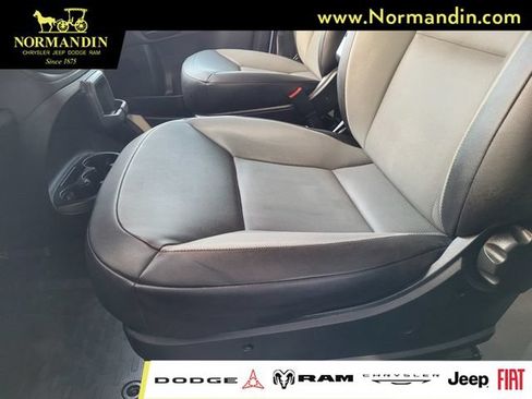 Used 2025 RAM ProMaster 2500 w/ Convenience Group FWD image 17