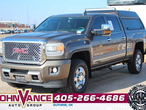 Used 2015 GMC Sierra 2500 Denali w/ Duramax Plus Package image 4