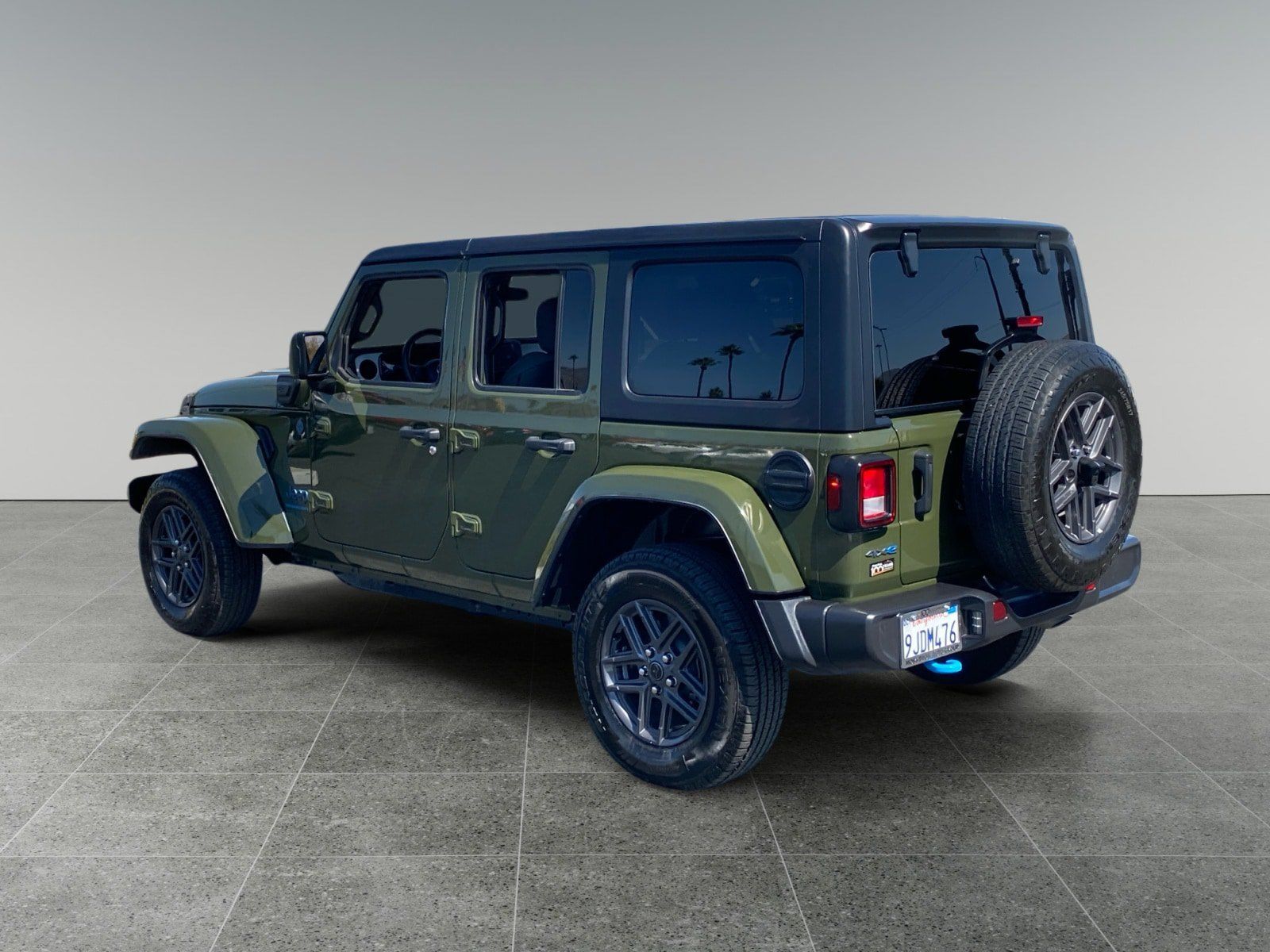 Used 2024 Jeep Wrangler Unlimited AWD/4WD image 3