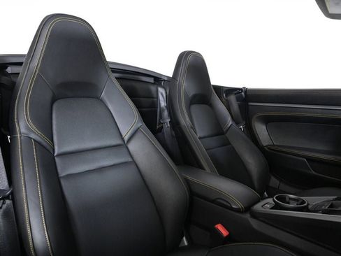 Used 2022 Porsche 911 Carrera RWD image 18
