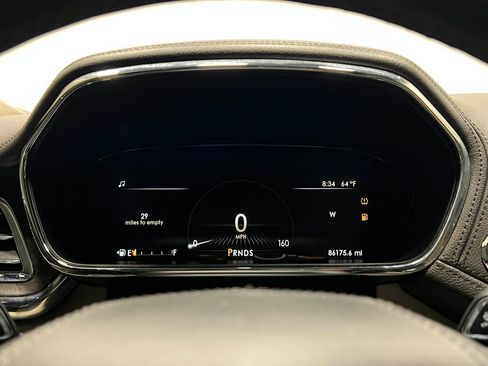 Used 2017 Lincoln Continental Select w/ Climate Package FWD image 23