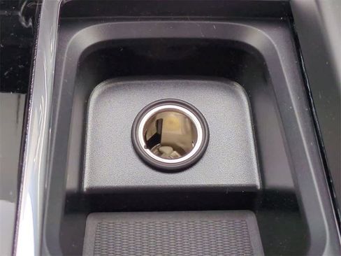 New 2026 Volvo XC60 B5 Plus w/ Protection Package Premier image 31