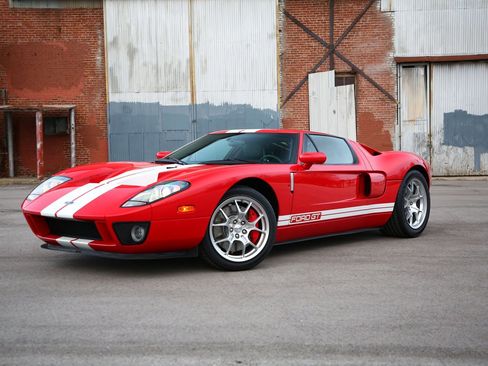 Used 2005 Ford GT image 18
