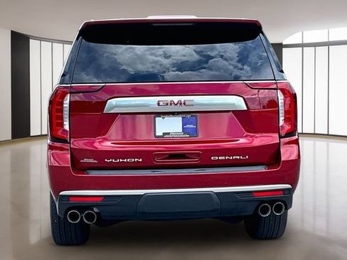 Used 2022 GMC Yukon XL Denali AWD/4WD image 5