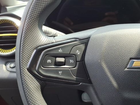 Used 2025 Chevrolet Trax LT FWD image 14