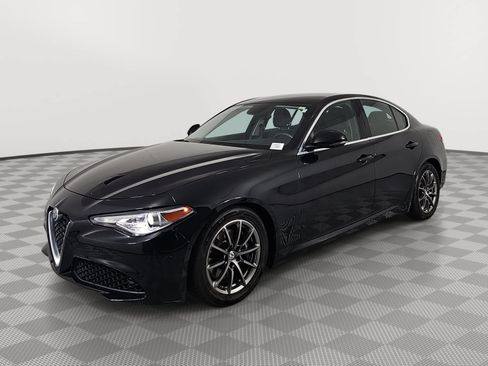Used 2018 Alfa Romeo Giulia RWD image 4