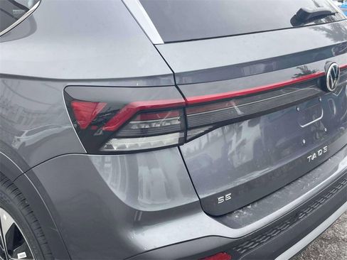 New 2026 Volkswagen Taos SE image 11