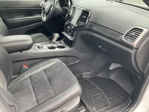 Used 2022 Jeep Grand Cherokee Laredo X AWD/4WD image 28
