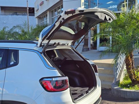 Used 2022 Jeep Compass Latitude image 8