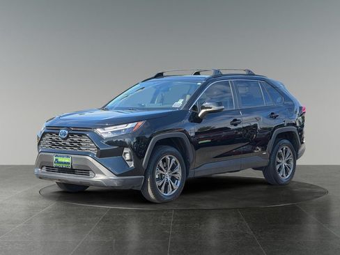Used 2023 Toyota RAV4 XLE Premium AWD/4WD image 3