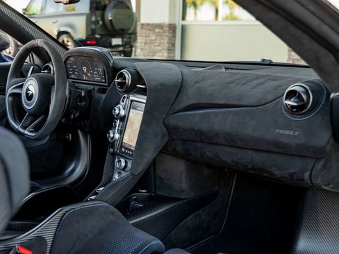 Used 2022 McLaren 765LT image 24