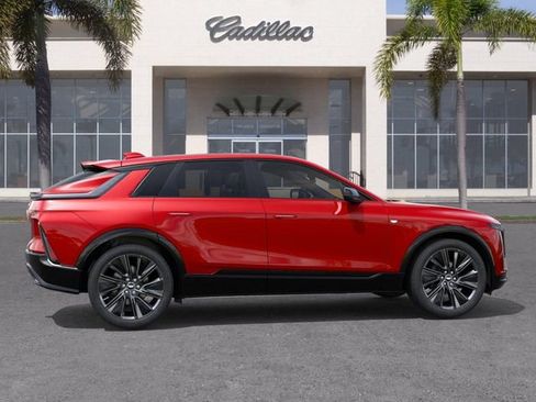 New 2026 Cadillac Lyriq Signature Sport AWD/4WD image 5