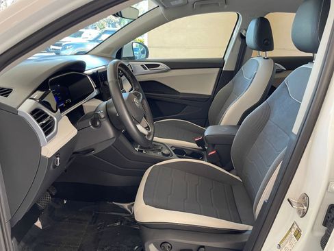 Used 2025 Volkswagen Taos SE image 22