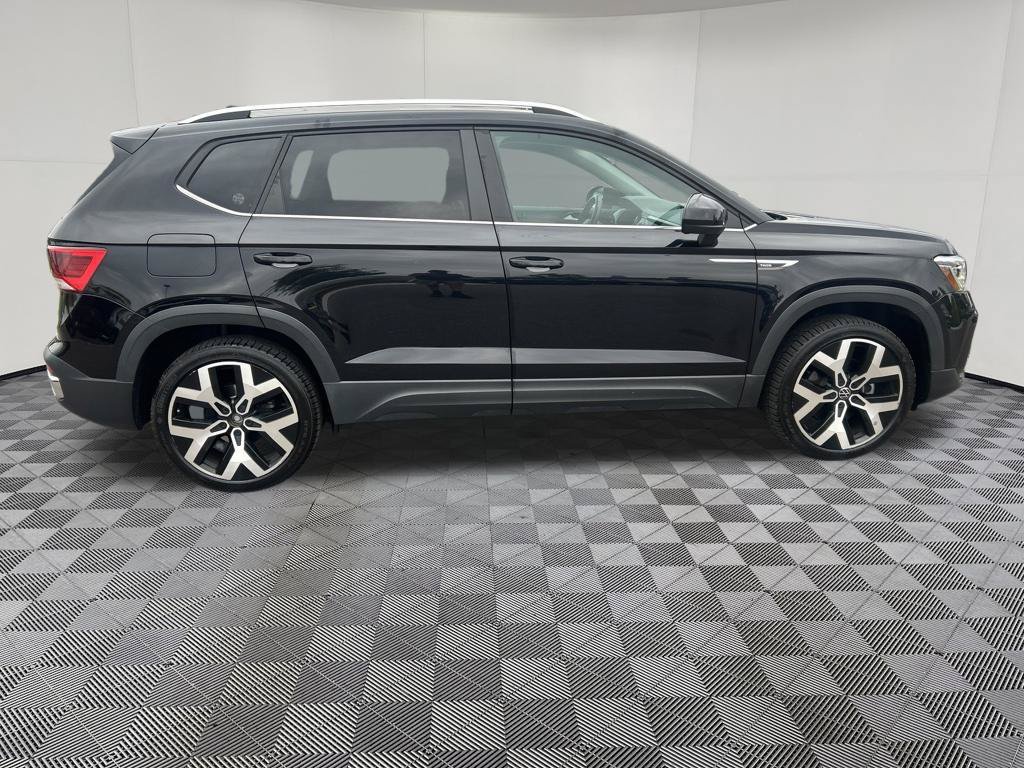 Used 2022 Volkswagen Taos SEL w/ Panoramic Sunroof Package AWD/4WD image 8