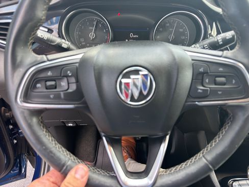 Used 2022 Buick Encore GX Preferred w/ Cold Weather Comfort Package FWD image 16