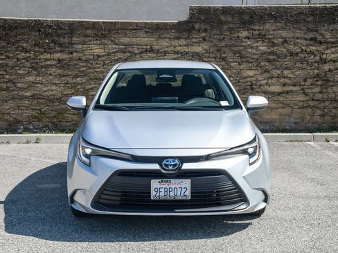 Used 2023 Toyota Corolla LE w/ Carpet Mat Package (TMS) image 2