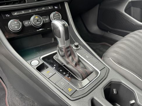 Used 2019 Volkswagen Jetta GLI image 20