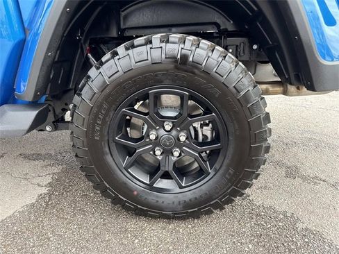 Used 2025 Jeep Gladiator Sport image 31